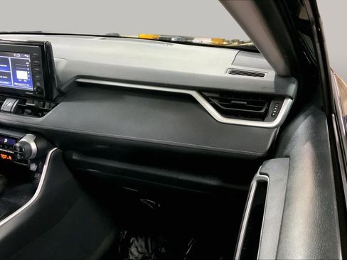 Used 2020 Toyota RAV4 XLE w/ All Weather Liner Package AWD/4WD image 19