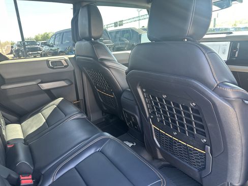 Used 2023 Ford Bronco Badlands image 26