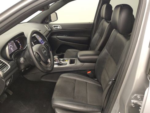 Used 2019 Jeep Grand Cherokee Altitude RWD image 17