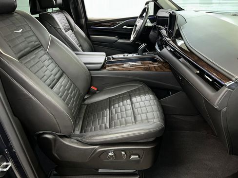 Certified 2023 Cadillac Escalade Sport Platinum w/ LPO, ONYX Package image 40