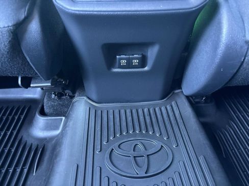 Certified 2019 Toyota RAV4 XLE w/ Convenience Package image 11