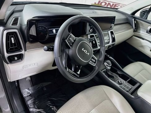 Used 2023 Kia Sorento S AWD/4WD image 18
