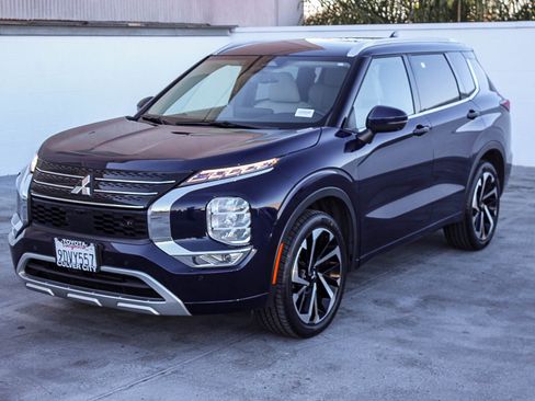 Used 2022 Mitsubishi Outlander SEL image 3