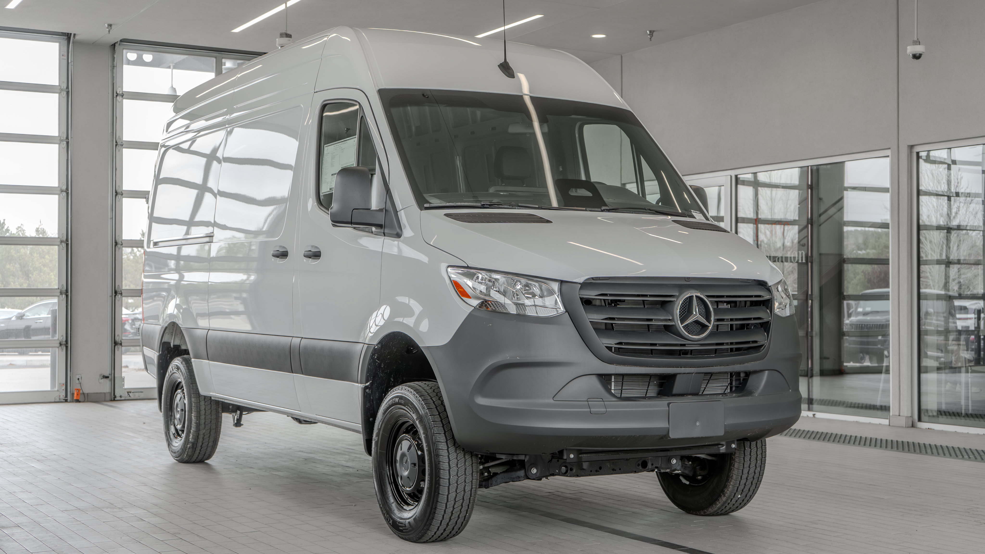 Used 2025 Mercedes-Benz Sprinter 2500 image 17