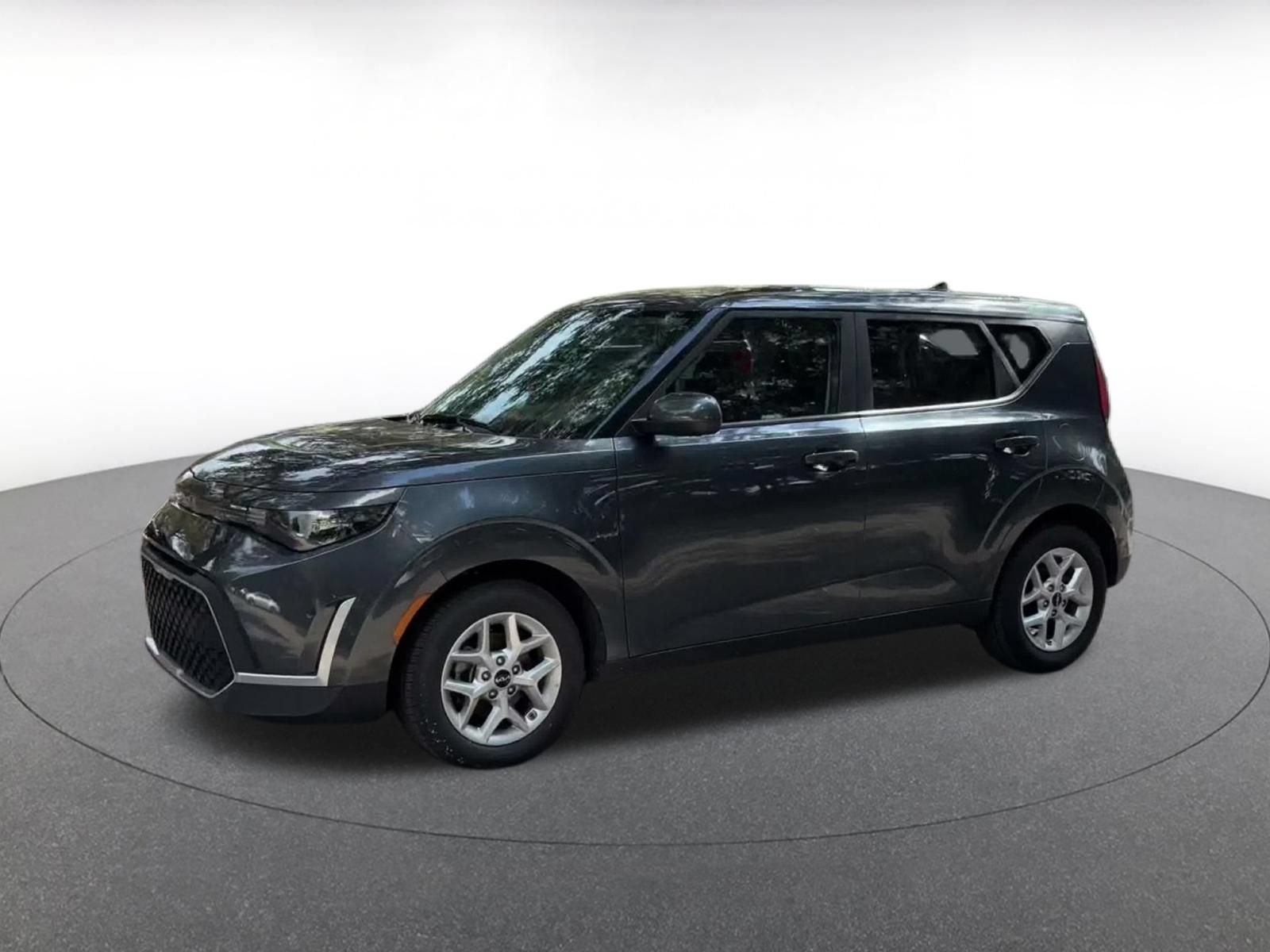 Used 2025 Kia Soul LX w/ LX Technology Package FWD image 7