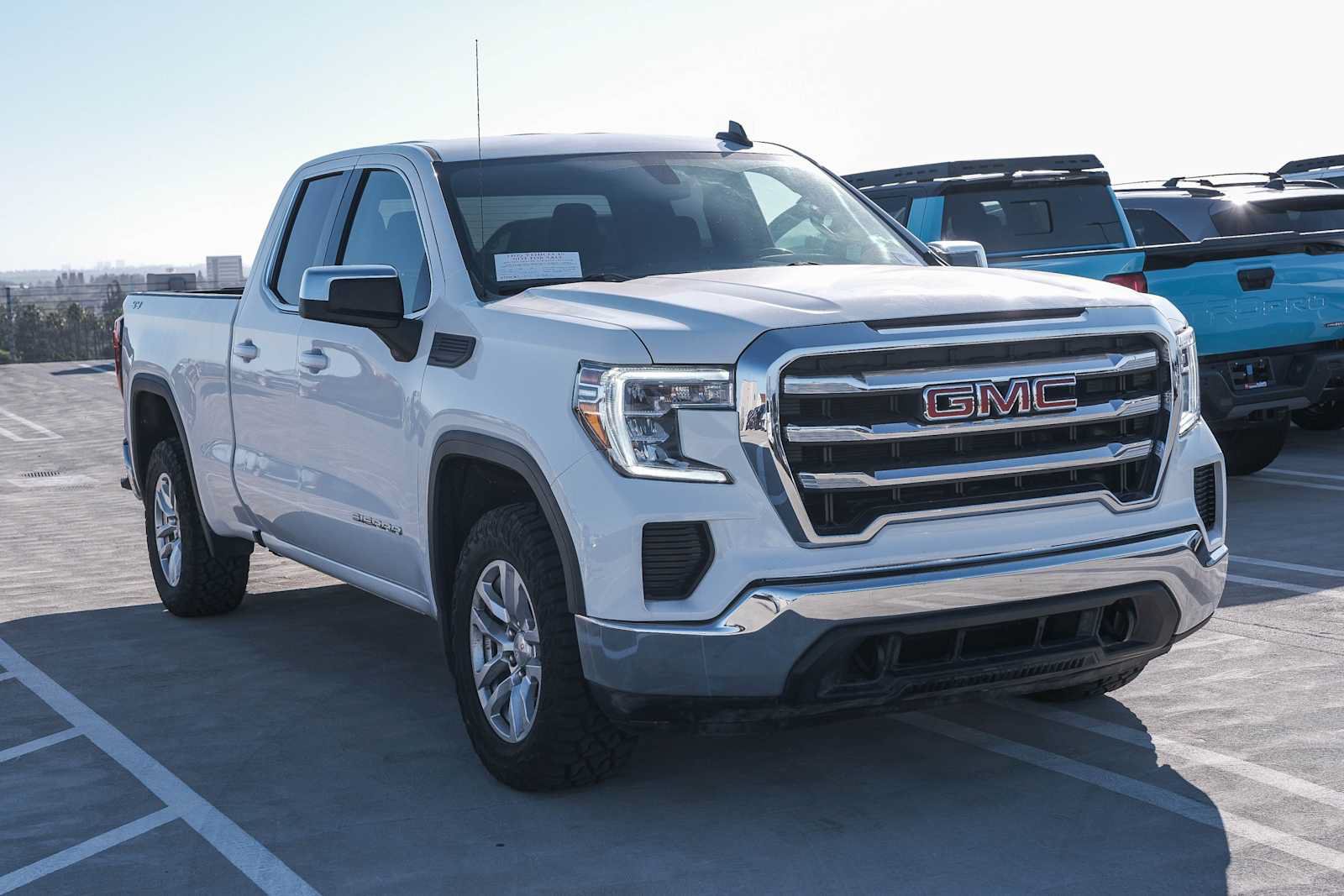 Used 2022 GMC Sierra 1500 SLE AWD/4WD image 3