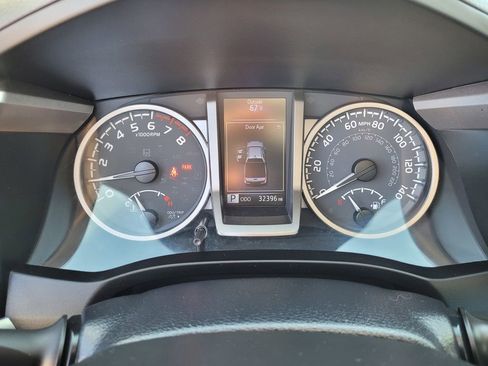 Used 2021 Toyota Tacoma SR5 w/ Trail Edition AWD/4WD image 24