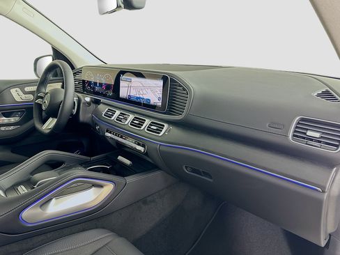 Used 2026 Mercedes-Benz GLS 450 4MATIC image 37