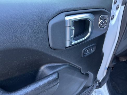 Used 2023 Jeep Wrangler Willys image 29