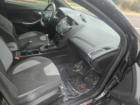 Used 2017 Ford Focus ST image 18