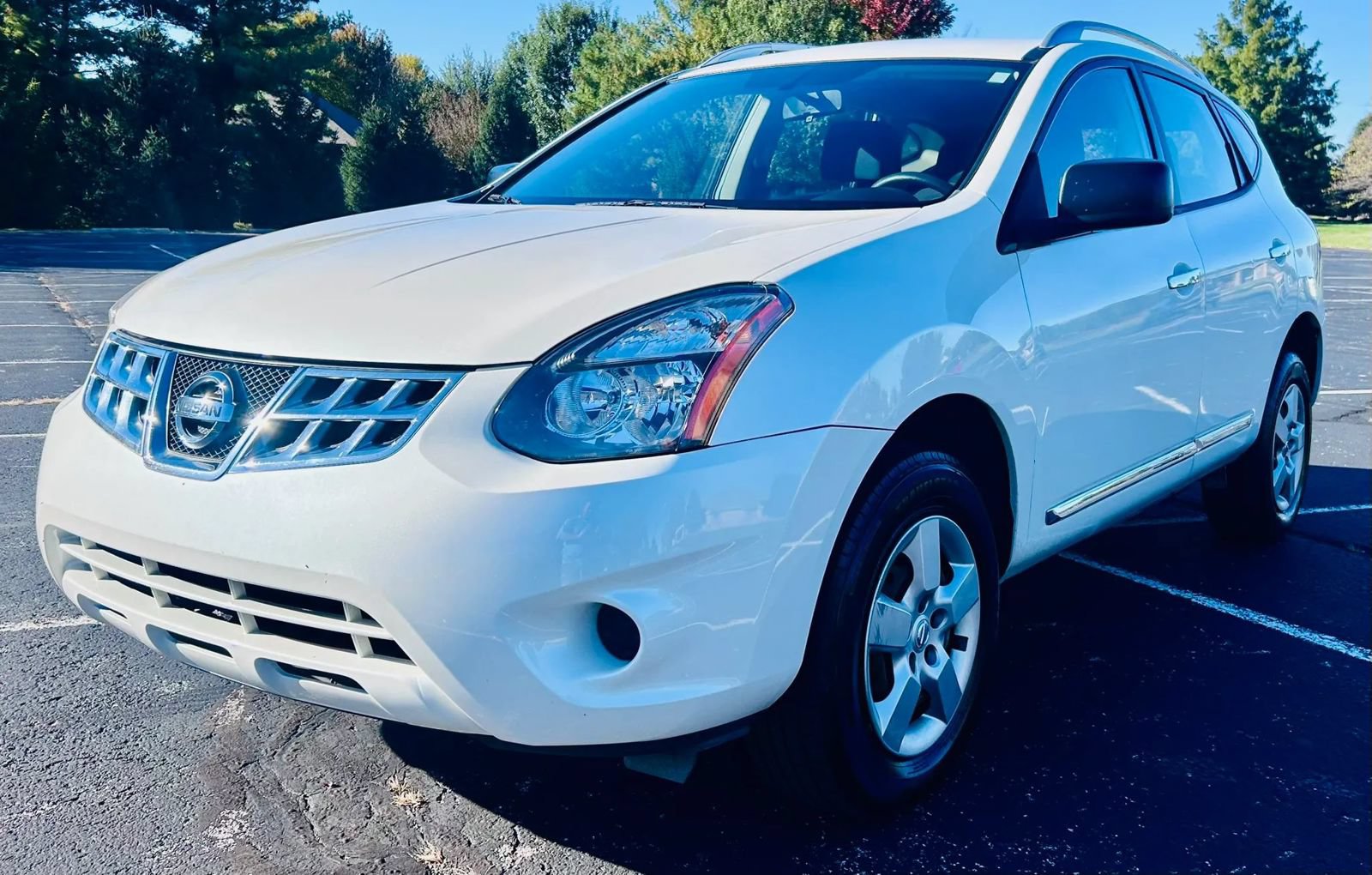 Used 2015 Nissan Rogue S w/ Convenience Package AWD/4WD image 1