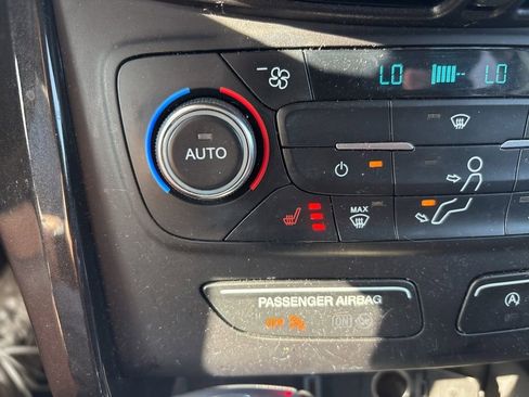 Used 2017 Ford Escape Titanium FWD image 5