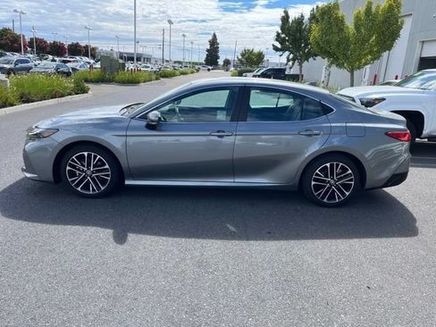 Used 2026 Toyota Camry XLE FWD image 8