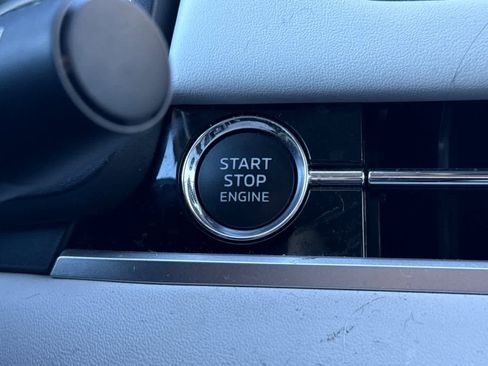 Used 2025 Mitsubishi Outlander SE image 25