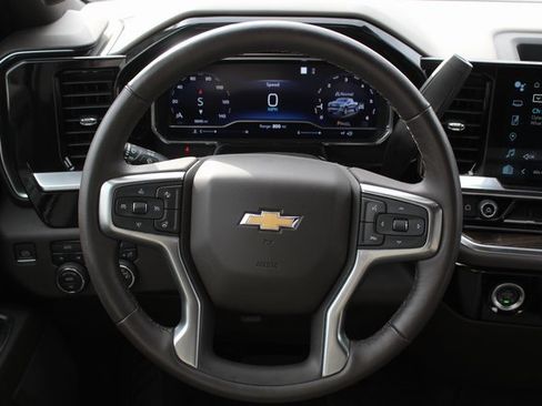 Used 2022 Chevrolet Silverado 1500 LT image 13