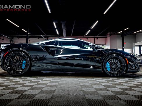 Used 2026 McLaren Artura Spider RWD image 28