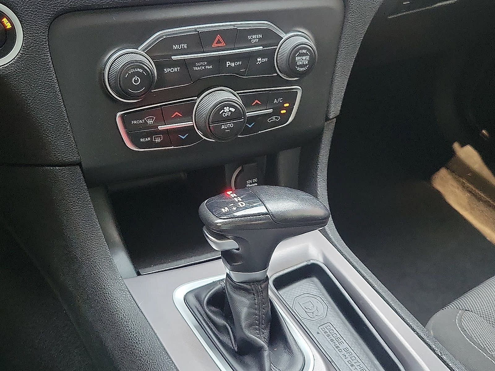 Used 2022 Dodge Charger SXT AWD/4WD image 17