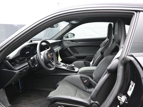 Certified 2026 Porsche 911 GT3 RWD image 4