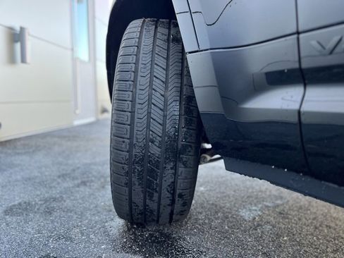 New 2025 Land Rover Defender 110 V8 image 15