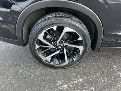 Used 2022 Mitsubishi Outlander SE image 10