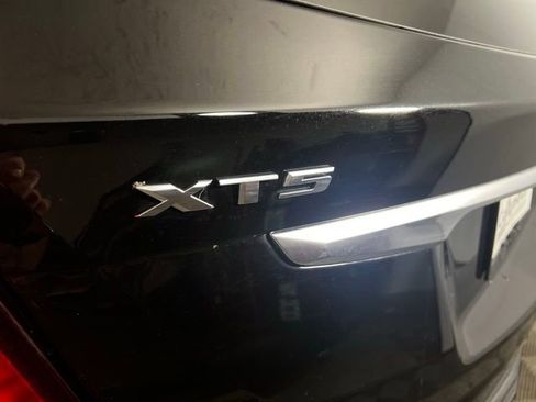 Used 2025 Cadillac XT5 Premium Luxury image 11