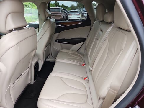 Used 2019 Lincoln MKC Select w/ Select Plus Package image 10