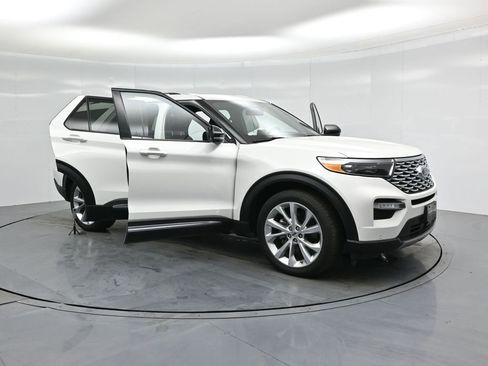 Certified 2022 Ford Explorer Platinum w/ Technology Package image 35