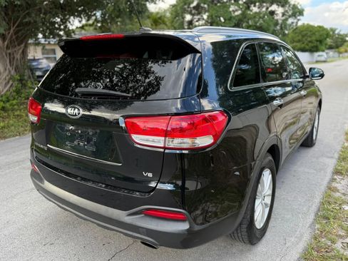 Used 2017 Kia Sorento LX image 6