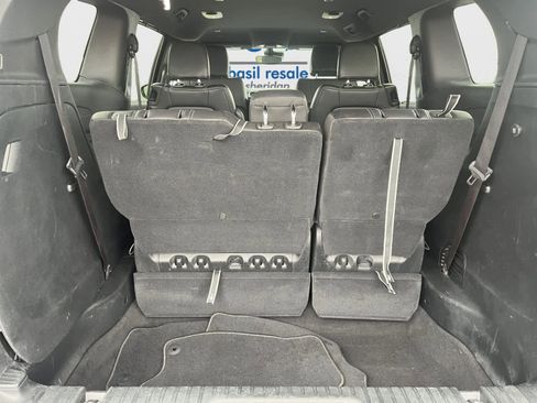 Used 2025 Chrysler Pacifica Select image 19