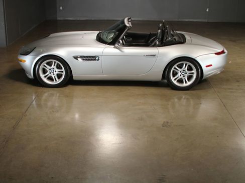 Used 2002 BMW Z8 image 24