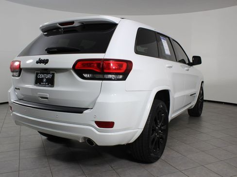 Used 2019 Jeep Grand Cherokee Altitude image 9