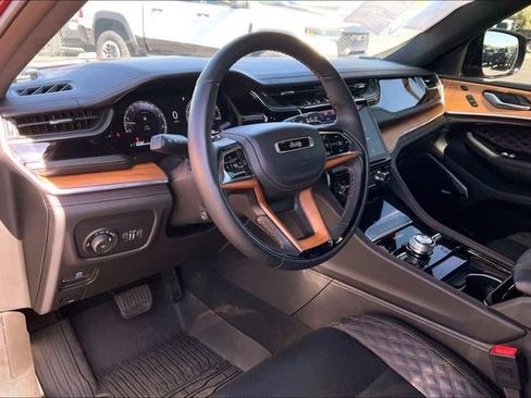 Certified 2025 Jeep Grand Cherokee Summit AWD/4WD image 13