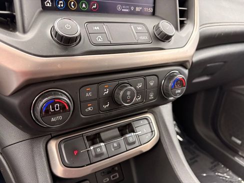 Used 2021 GMC Acadia Denali w/ Denali Technology Package FWD image 17