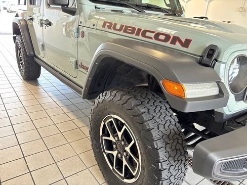 Used 2024 Jeep Wrangler Unlimited Rubicon w/ Technology Group AWD/4WD image 19