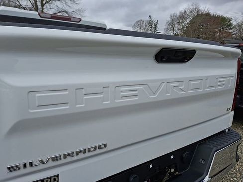 Used 2023 Chevrolet Silverado 1500 LT image 29