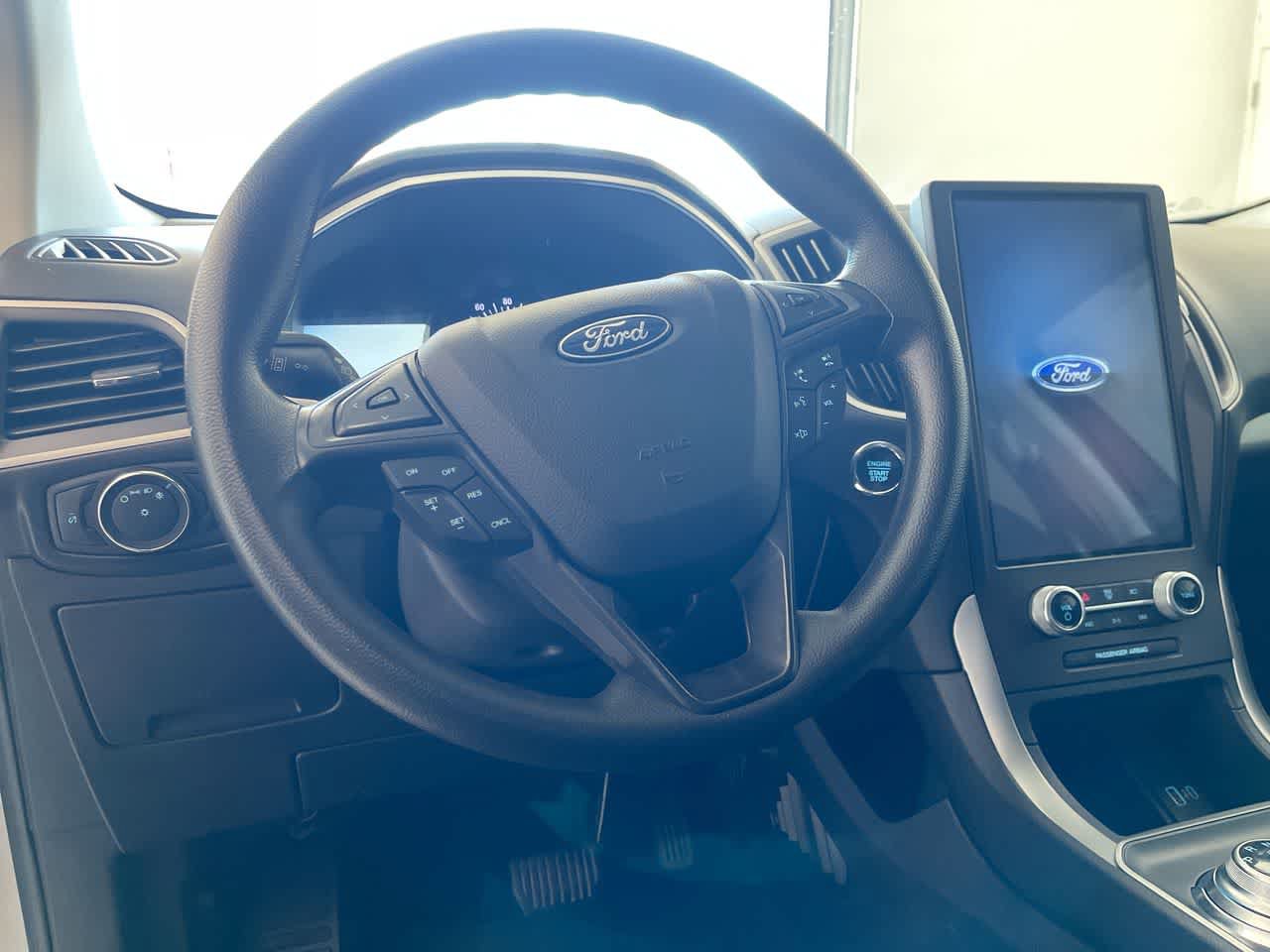 Used 2021 Ford Edge SE FWD image 14