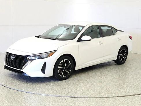 Used 2024 Nissan Sentra SV FWD image 3