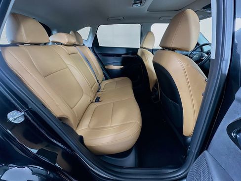 Certified 2025 Kia Seltos EX w/ EX Sunroof Package AWD/4WD image 8