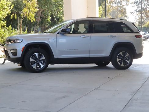 Used 2023 Jeep Grand Cherokee 4WD 4xe w/ Luxury Tech Group II image 7