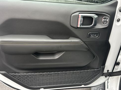 New 2026 Jeep Gladiator Sahara image 28