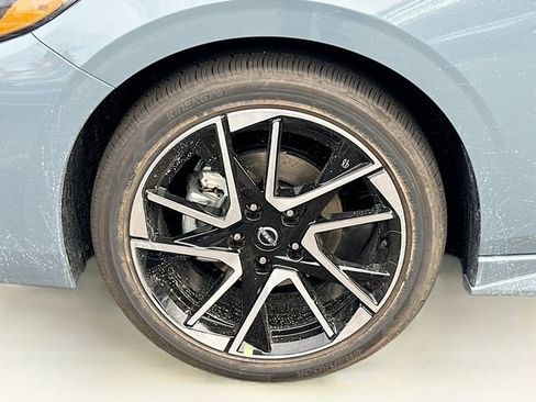 New 2025 Nissan Sentra SR image 5