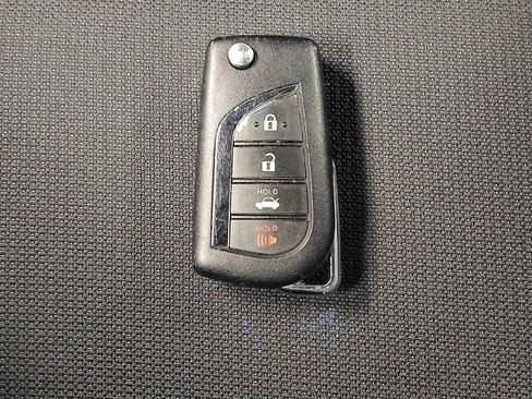 Used 2025 Toyota Corolla LE FWD image 32