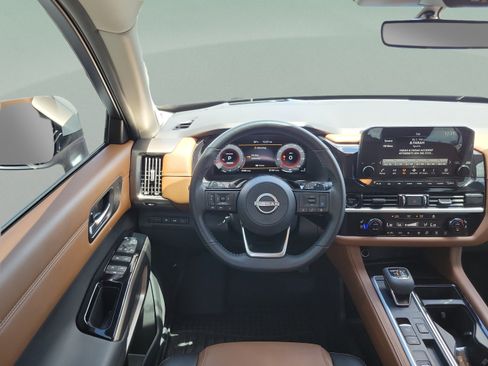 Used 2025 Nissan Pathfinder Platinum w/ Cargo Package FWD image 5