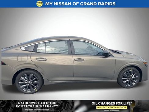 New 2026 Nissan Sentra SL w/ Floor Mat Package FWD image 7