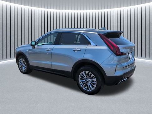 Used 2025 Cadillac XT4 Premium Luxury FWD image 9