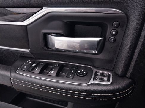 Used 2023 RAM 3500 Laramie w/ Night Edition image 20