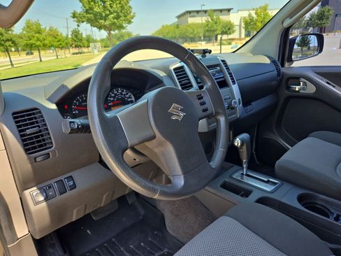 Used 2011 Suzuki Equator Sport RWD image 2