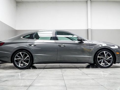 Used 2023 Hyundai Sonata SEL Plus w/ Preferred Accessory Package FWD image 7