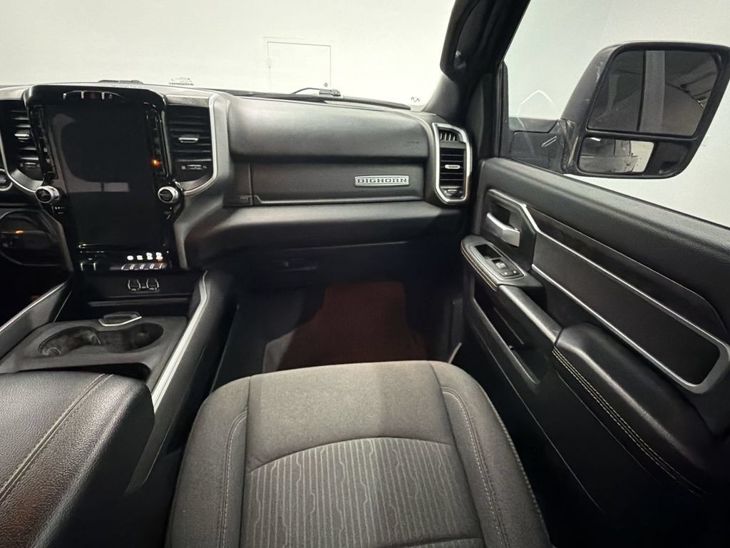 Used 2024 RAM 3500 Big Horn w/ Night Edition AWD/4WD image 30