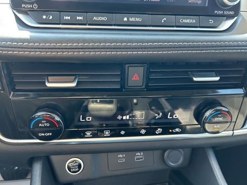 Used 2023 Nissan Rogue SV AWD/4WD image 15